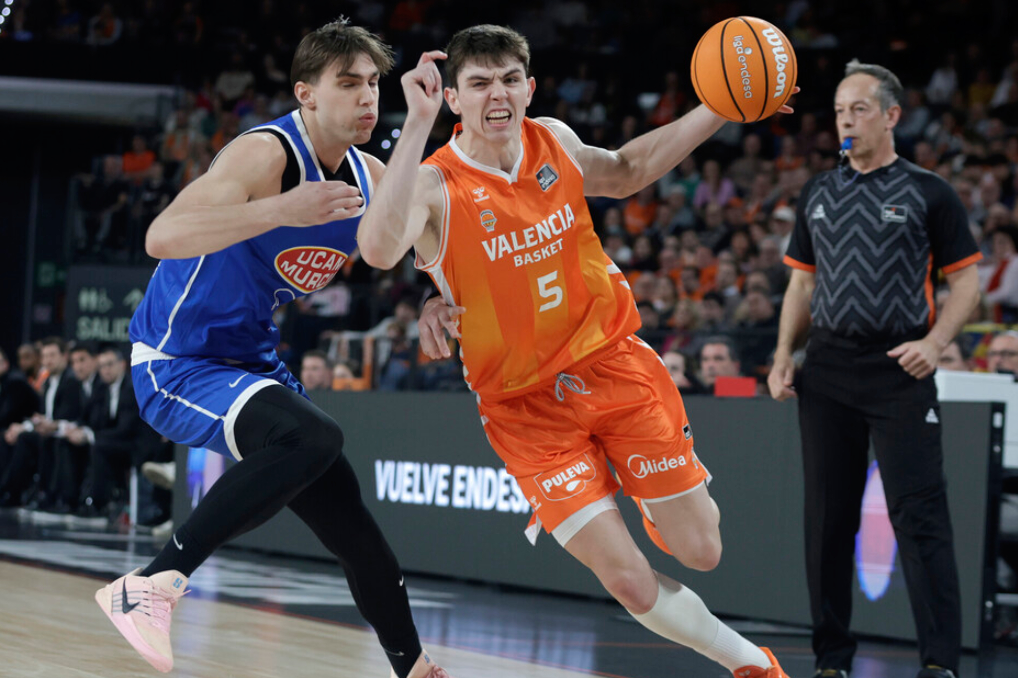 Sergio de Larrea en un partido de la Liga Endesa ante el UCAM Murcia.