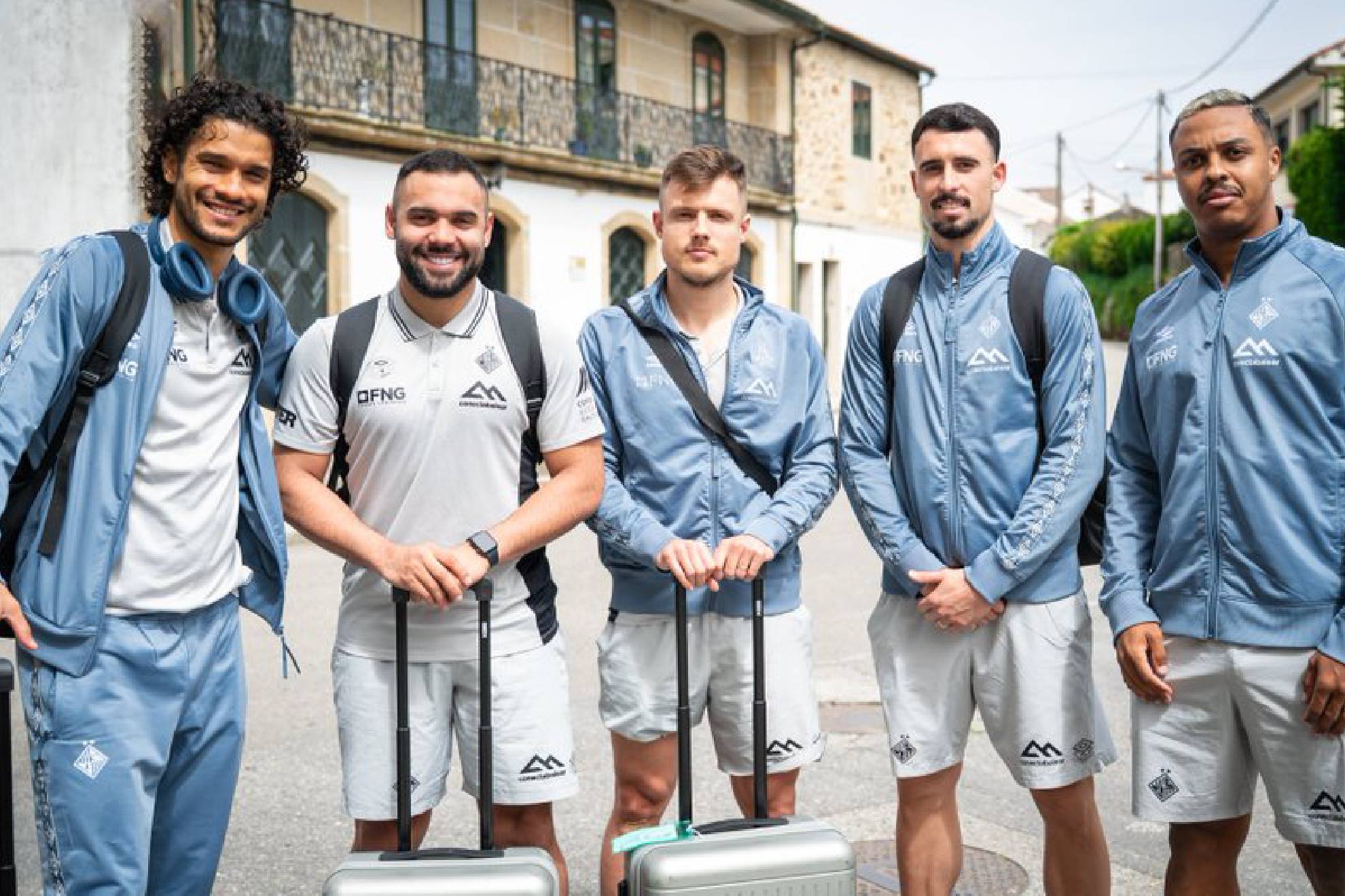 Lucao, Dennis Cavalcanti, Machado, Deivao y Alisson Neves posan en tierras gallegas