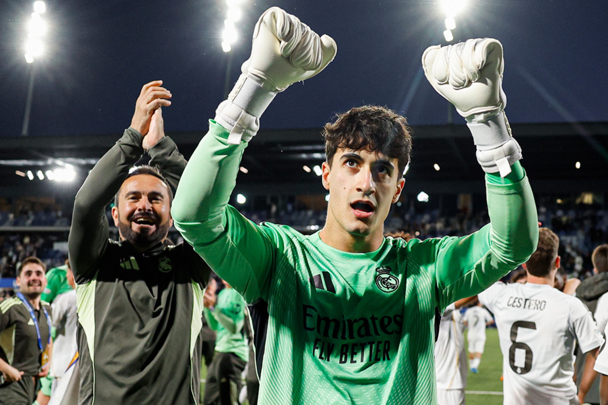 Javi Navarro celebra el triunfo en la final de la Youth.