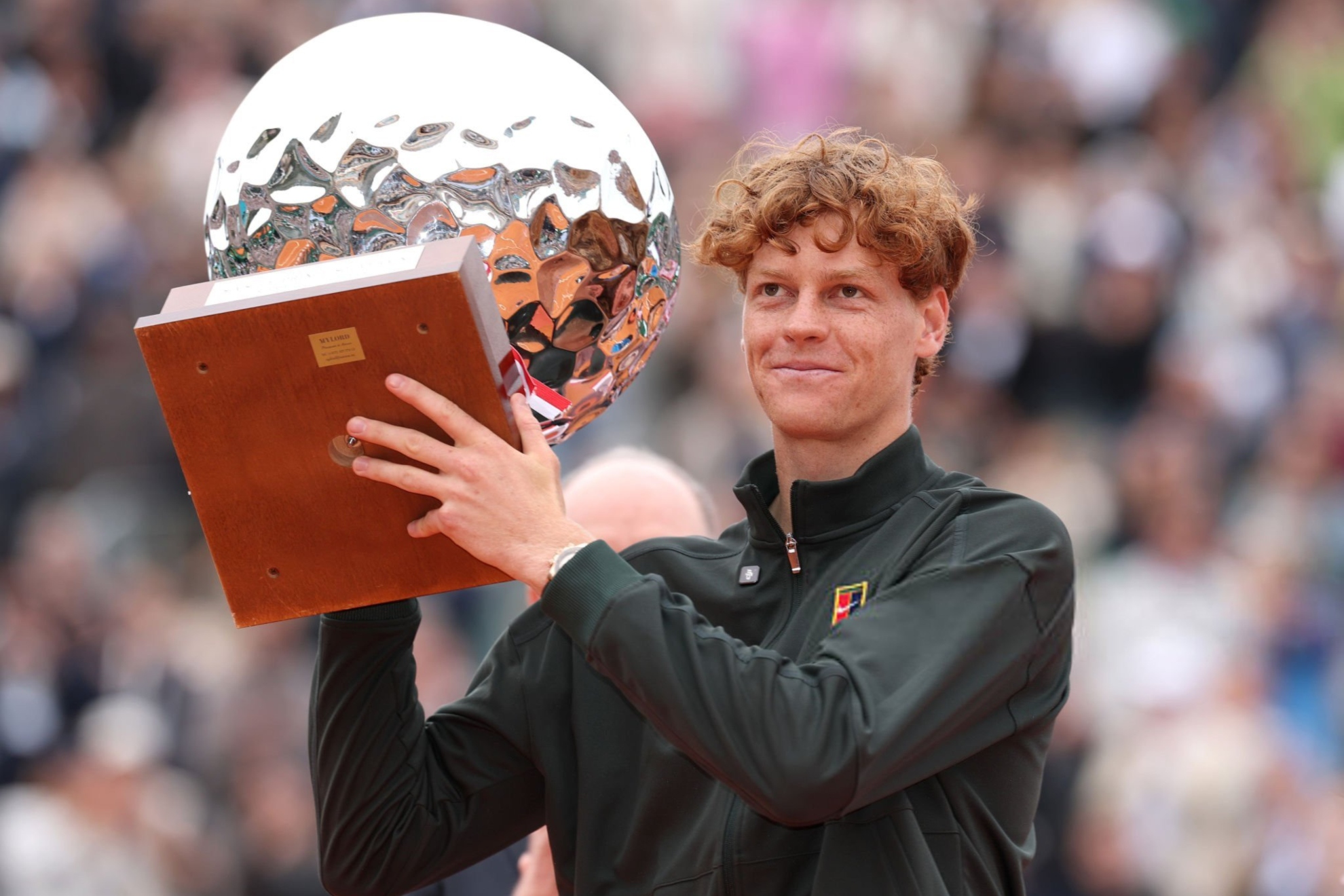 Sinner, con el trofeo de Montecarlo.