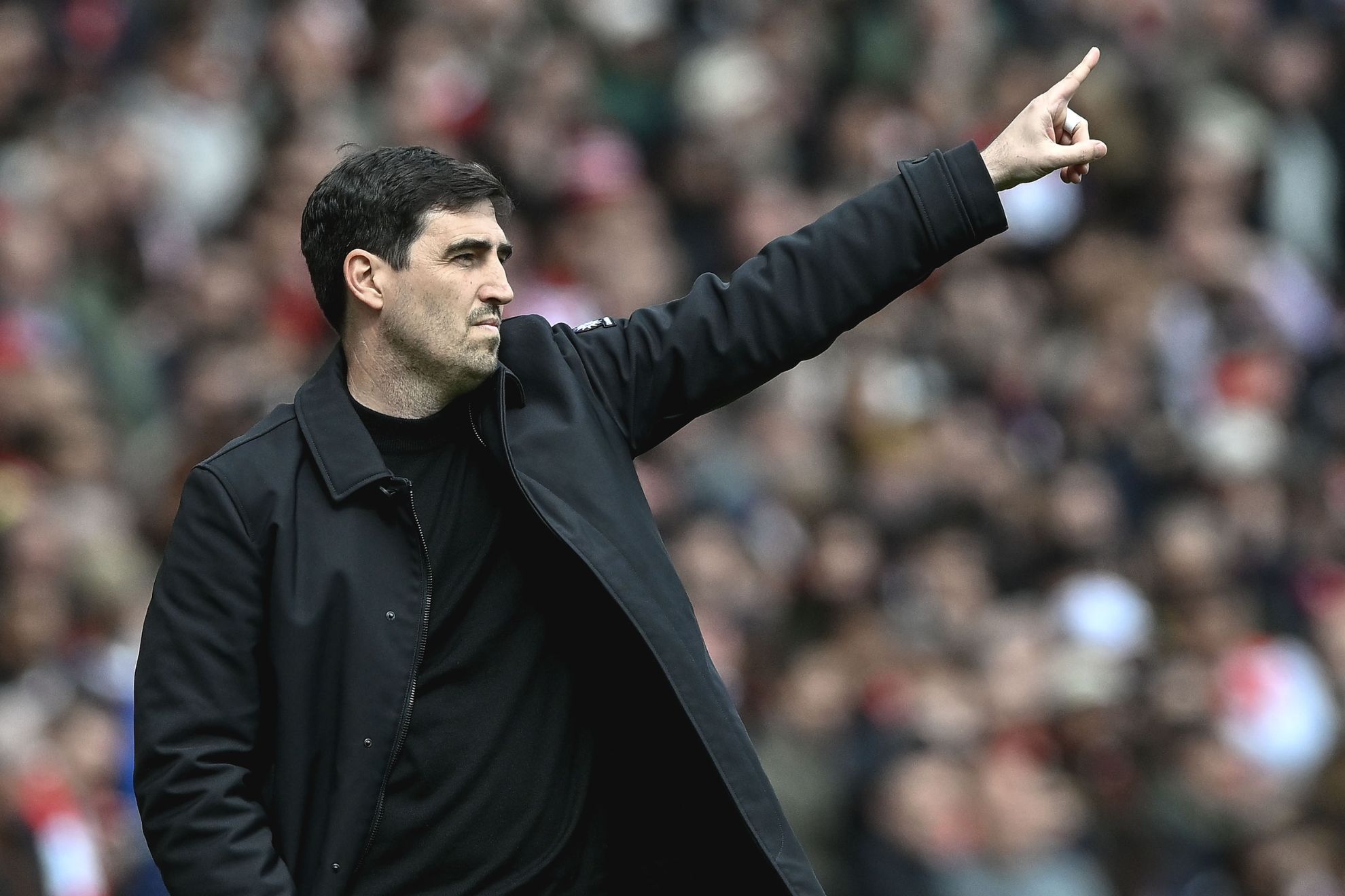 Andoni Iraola reparte instrucciones