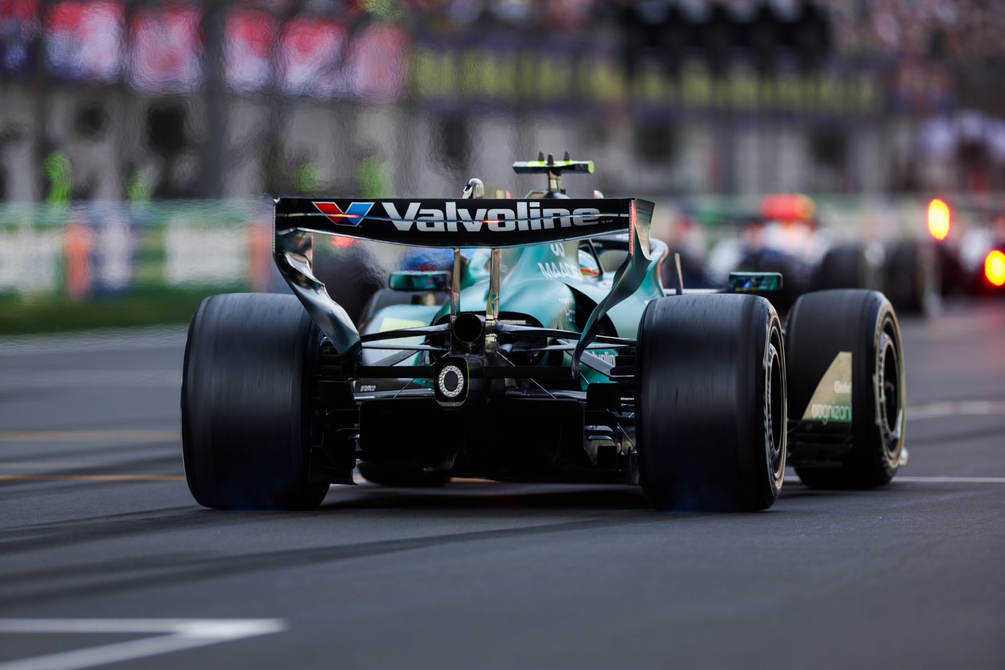 Alonso sale del box en una de las sesiones del 2026.