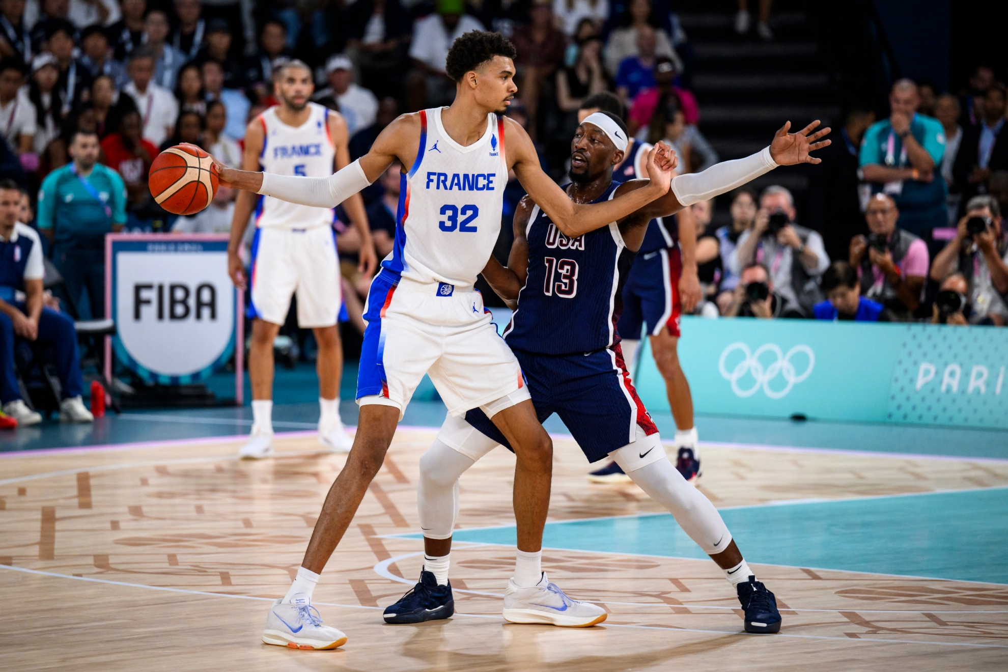 Wembanyama, ante Adebayo en la última final olímpica celebrada