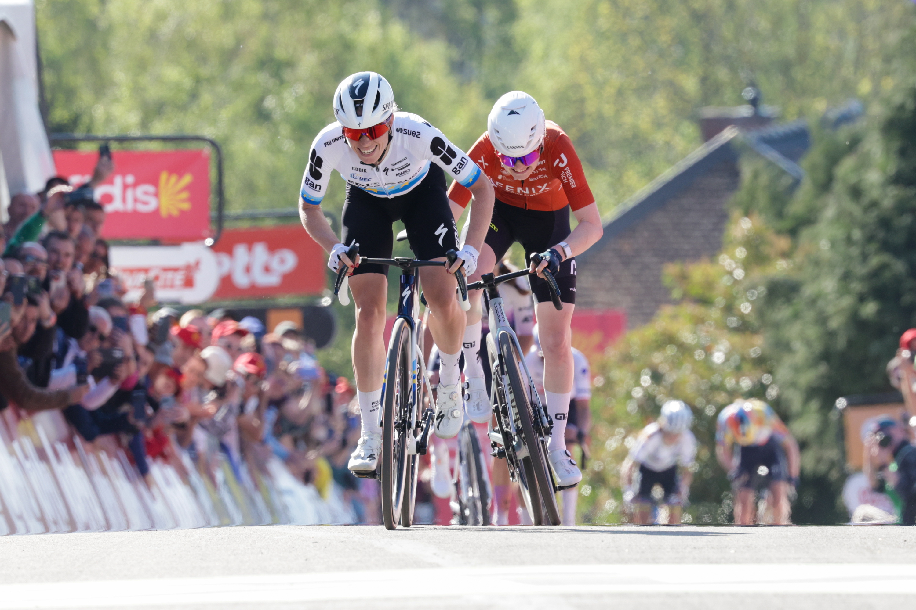 Vollering gana en Huy.