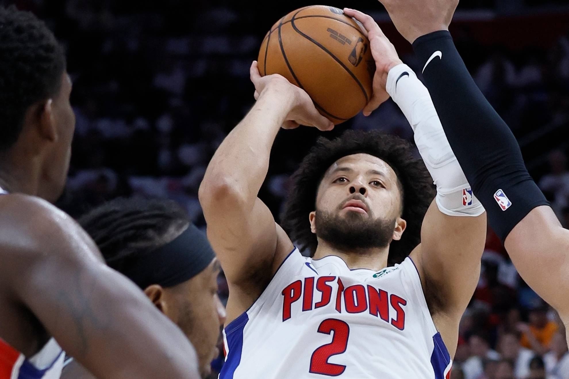 Golpe de autoridad de los Pistons ante los Magic para empatar 1-1 la serie