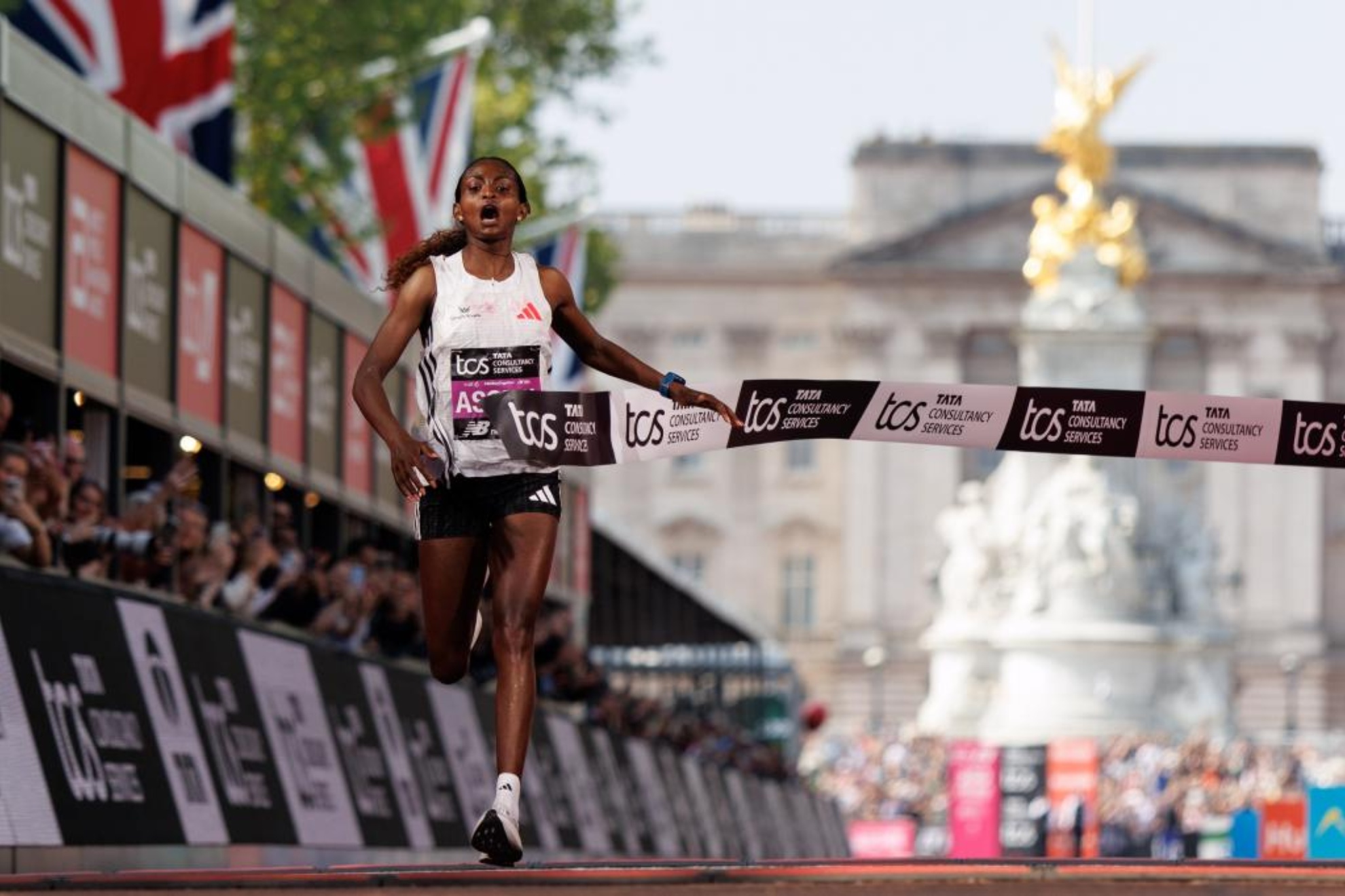 Assefa, en su victoria en Londres