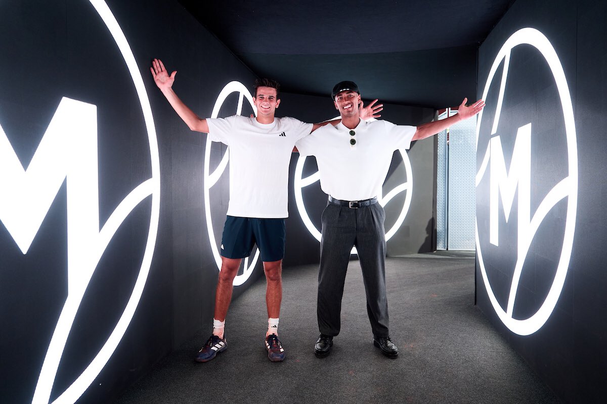 Bellingham y Rafa Jódar posan con la misma celebración.