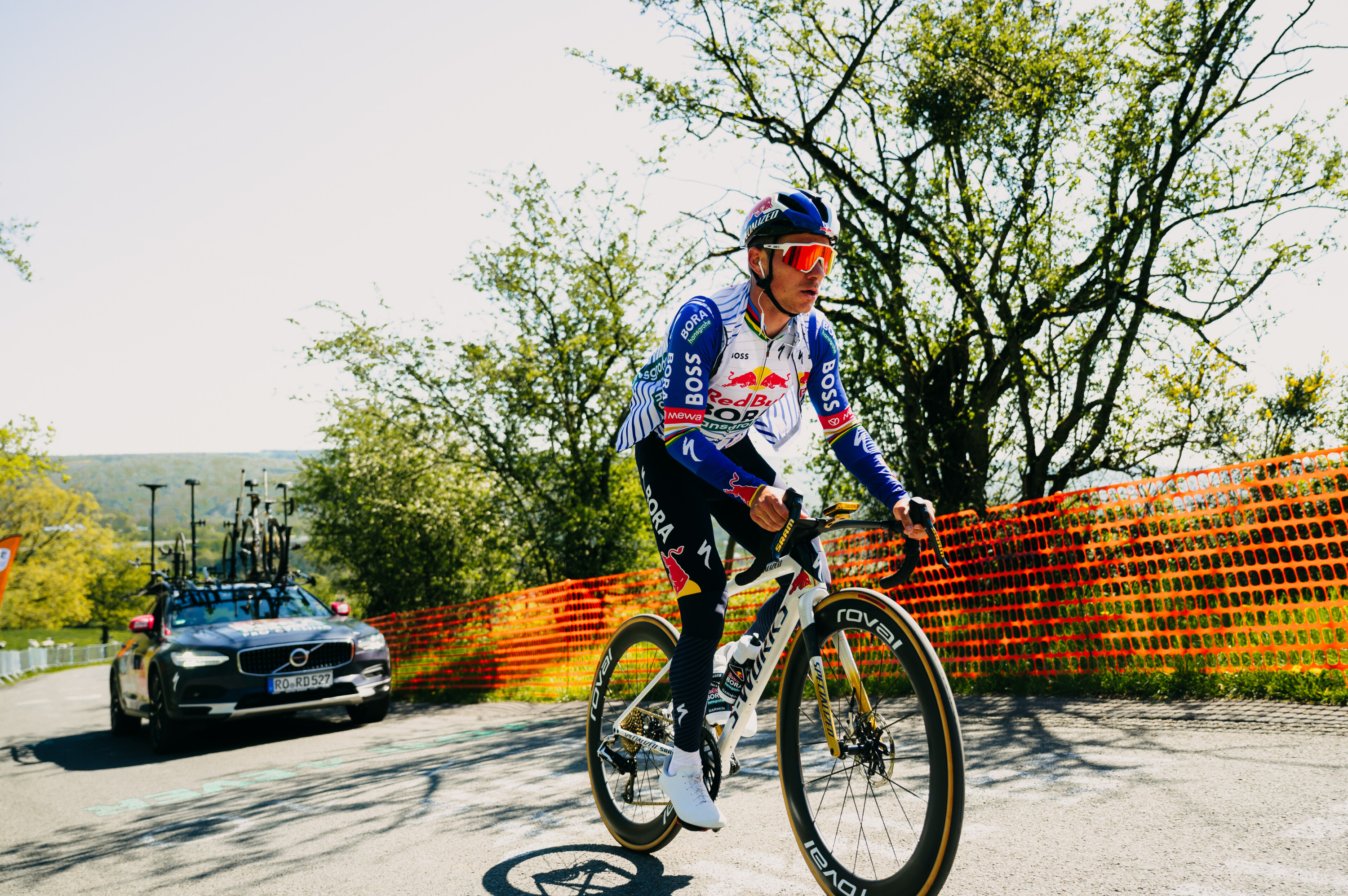 Evenepoel, durante el reconocimiento de la Lieja-Bastoña-Lieja con su Tarmac SL8