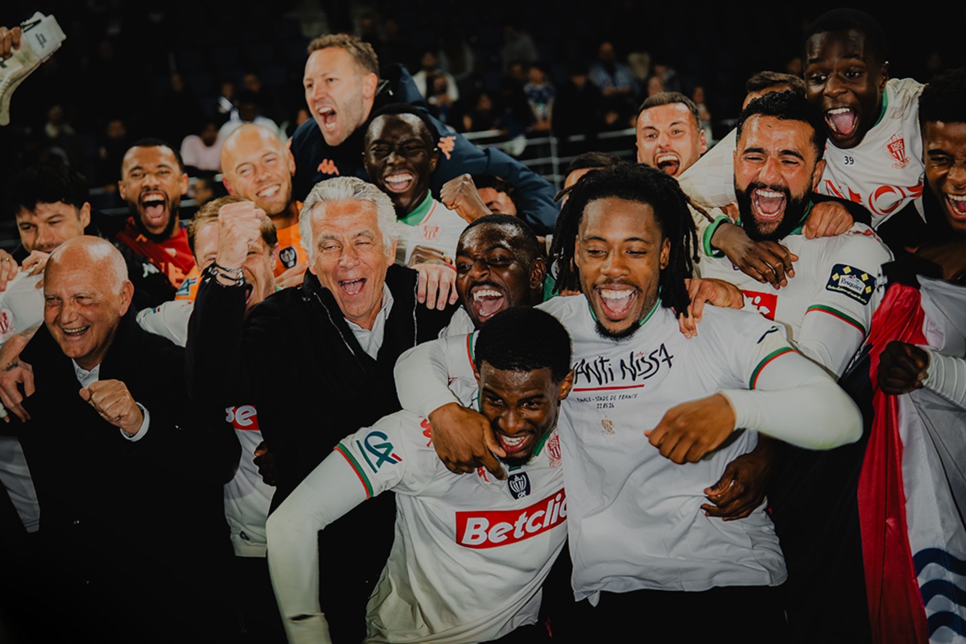 La plantilla del Niza celebra el pase a la final de Coupe