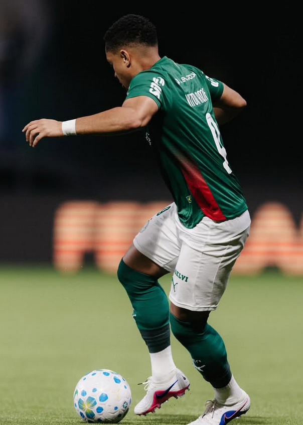 Vitor Roque, after his last injury: "Cool head, be humble and work hard to recover as soon as possible"