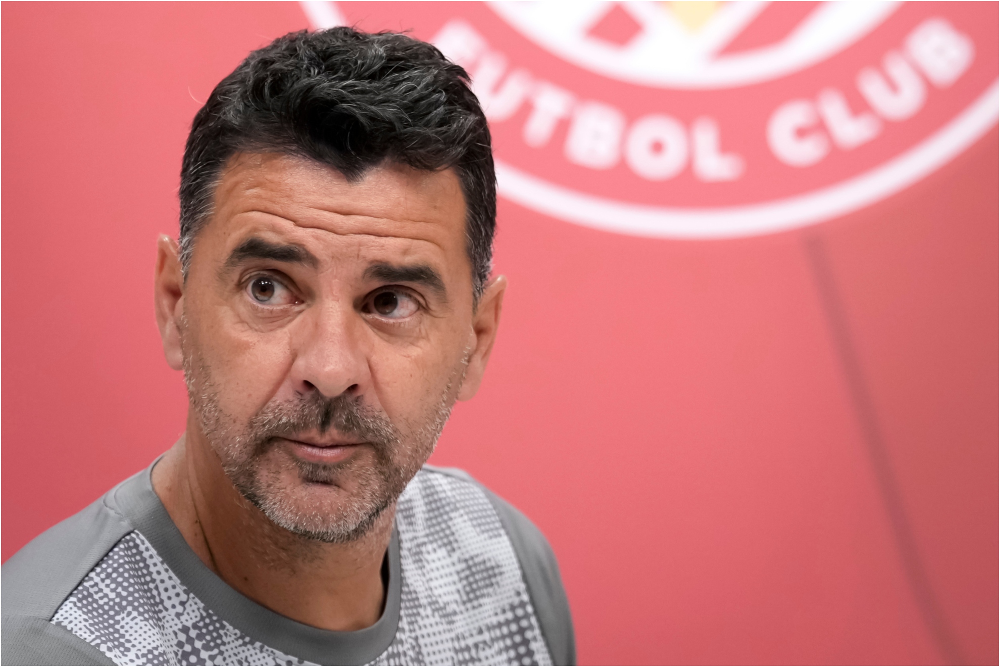 Míchel en rueda de prensa.