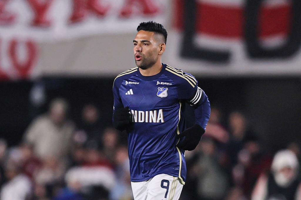 Fotografía de archivo del 9 de julio de 2024 que muestra a Radamel Falcao García de Millonarios durante un partido, en Buenos Aires (Argentina).