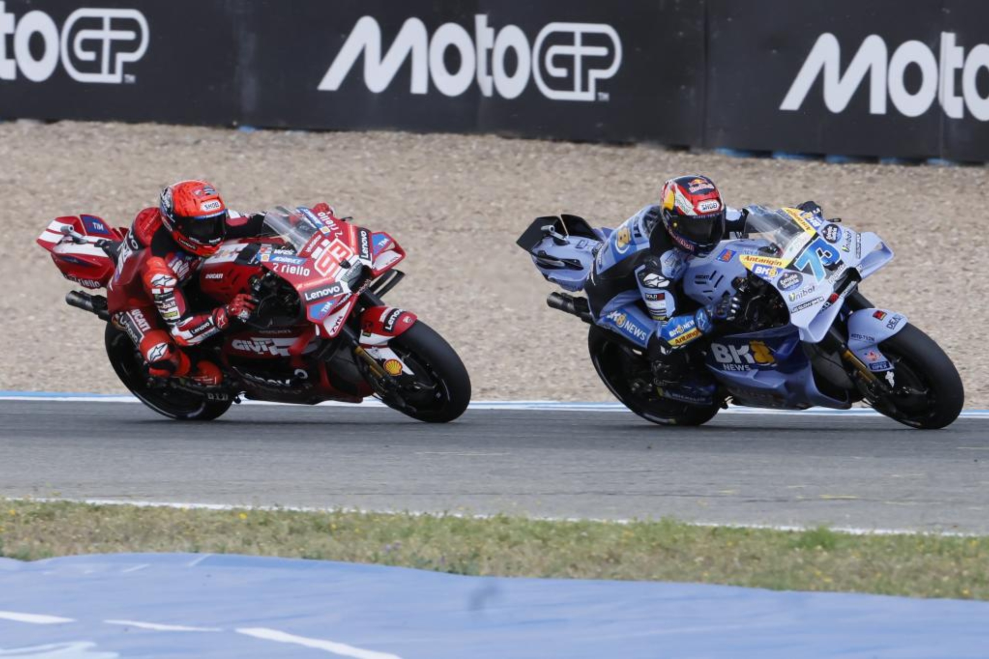 Álex Márquez, delante de Marc, en Jerez.