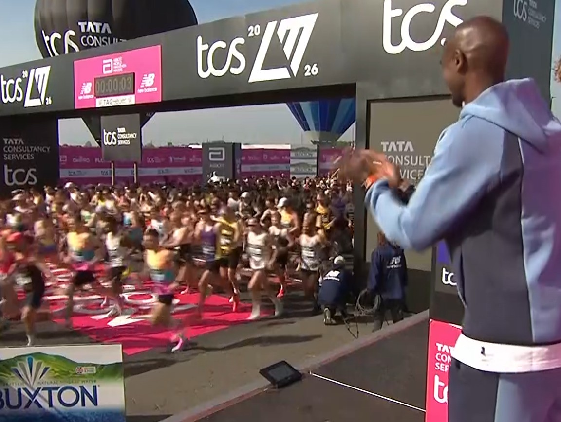 Mo Farah starts the London Marathon