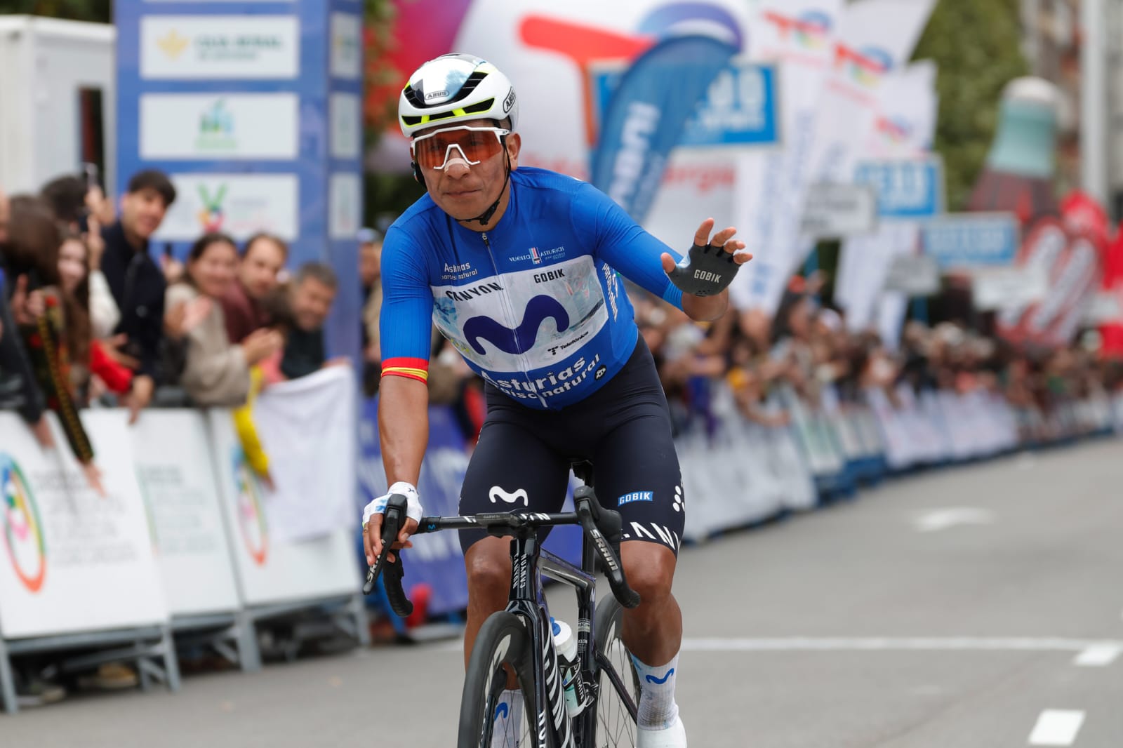 Nairo Quintana, entrando en línea de meta.