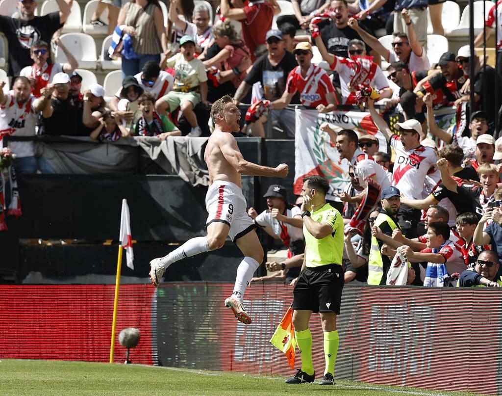 ESTADIO DE VALLECAS PARTIDO LIGA RAYO-REAL SOCIEDAD ALEMAO CELEBRA TRAS MARCAR