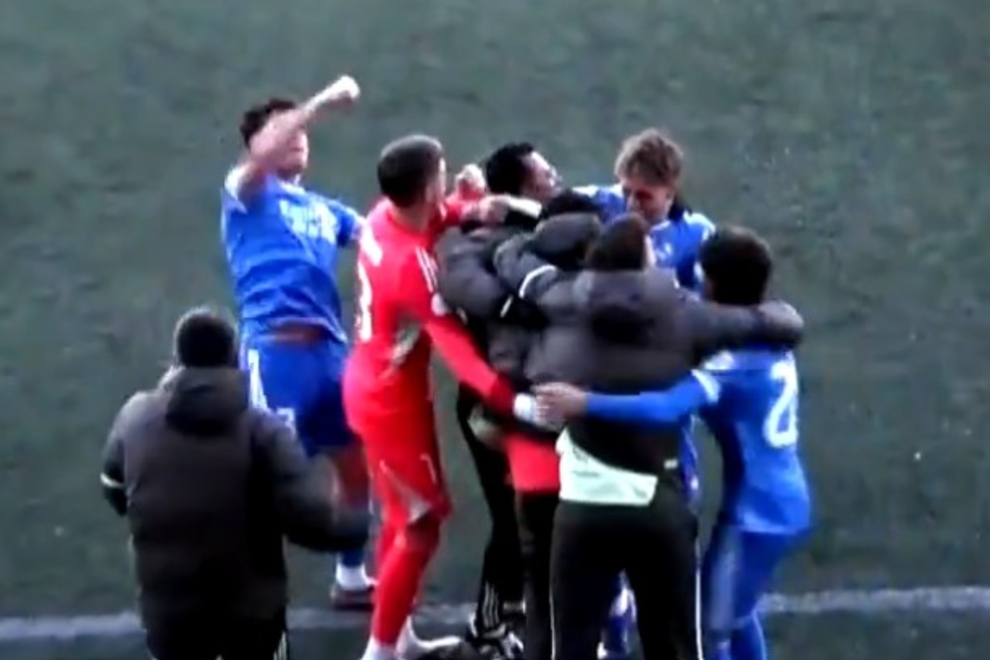 Los jugadores del Real Madrid C celebran un gol.