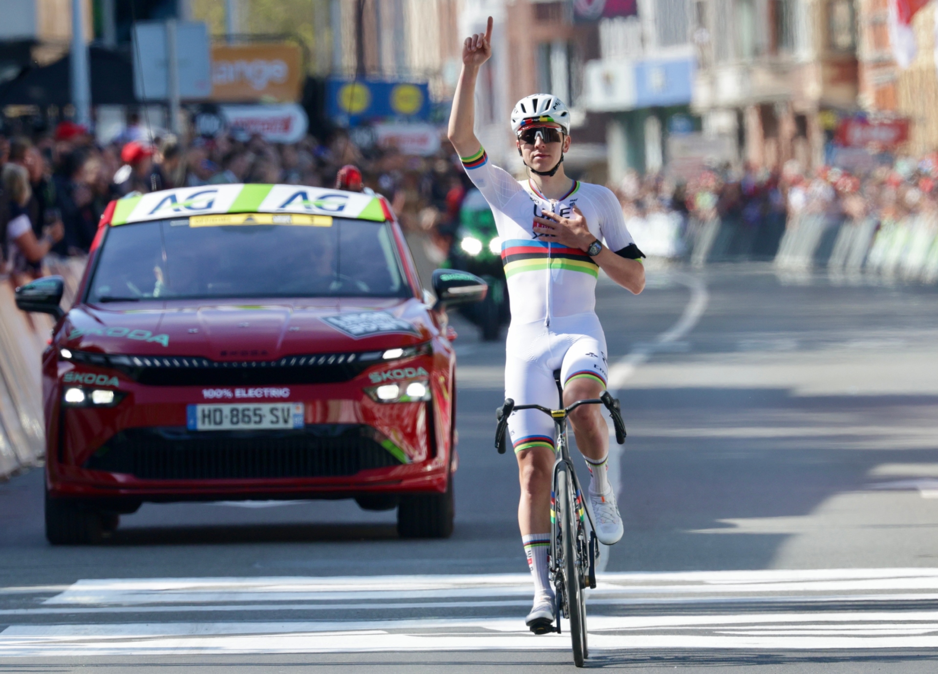 El sentido homenaje de Tadej Pogačar a Cristian Camilo Muñoz.