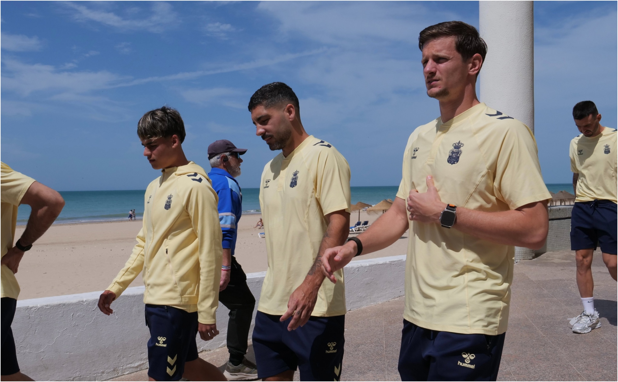 Los futbolistas de la UD, en Cádiz.