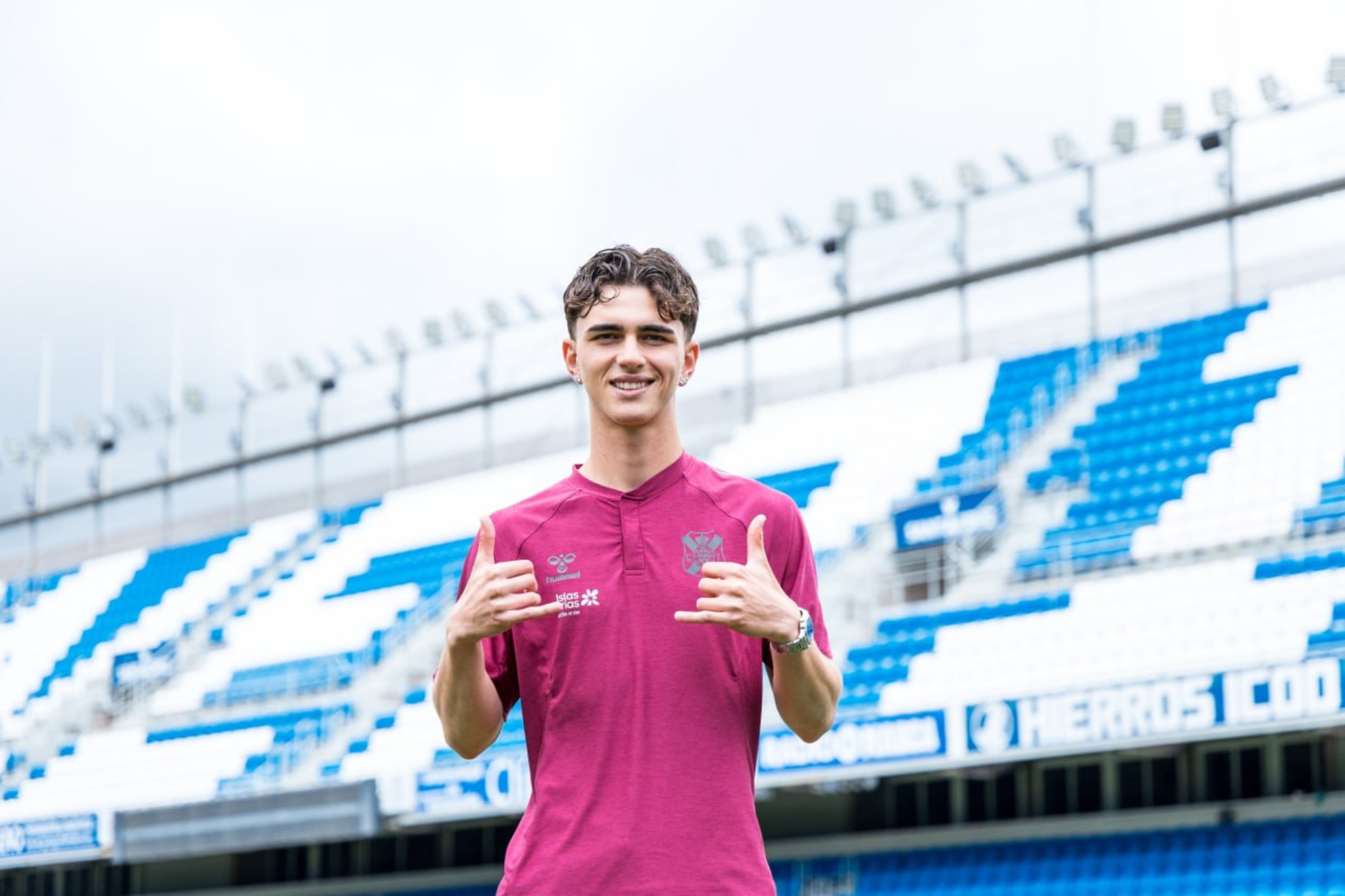 El Tenerife ‘blinda’ a la joya de su cantera hasta 2029