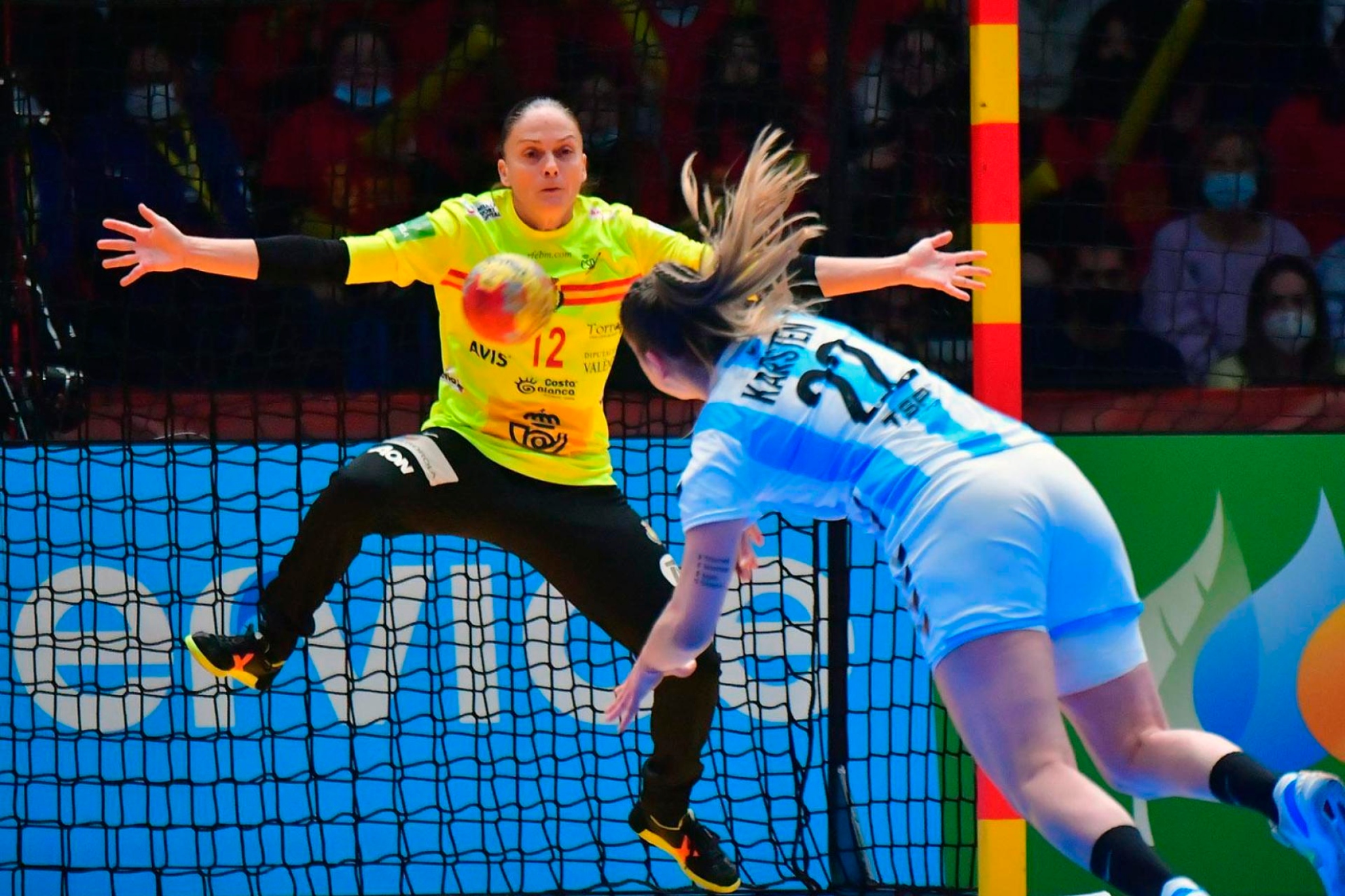 Silvia Navarro durante un partido con la selección española.