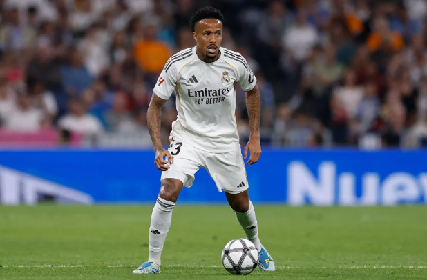 Militao durante un partido con el Madrid.