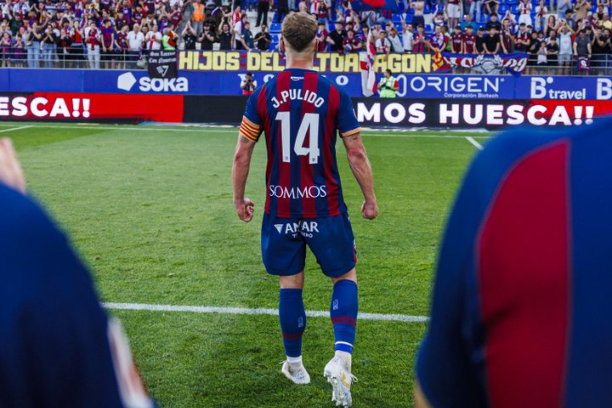 Pulido, durante un partido con el Huesca.