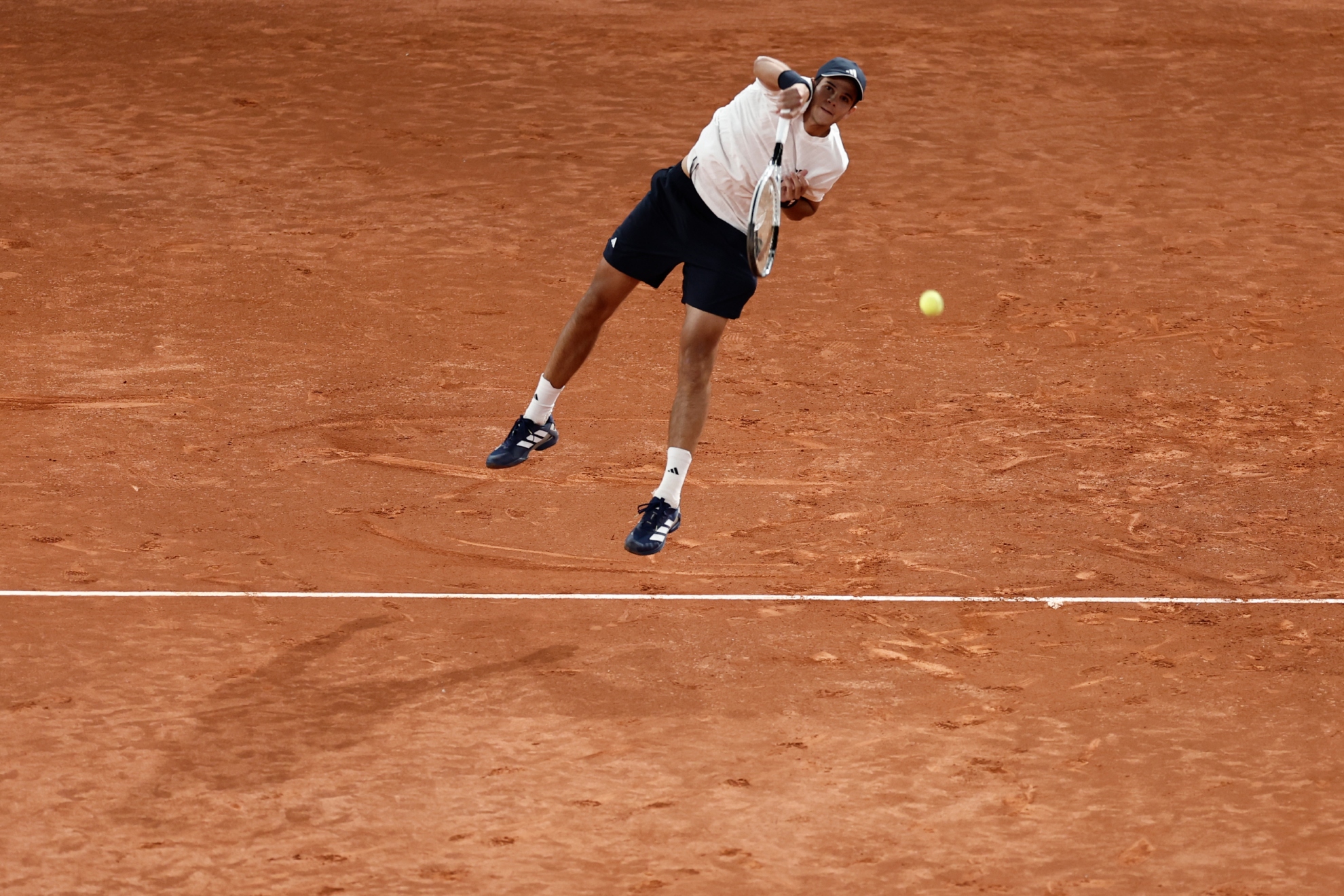 Jódar, en el momento del saque.