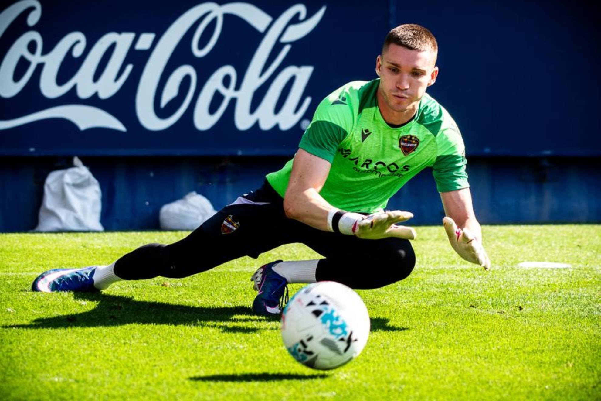 Álex Primo, en un entrenamiento del Levante.