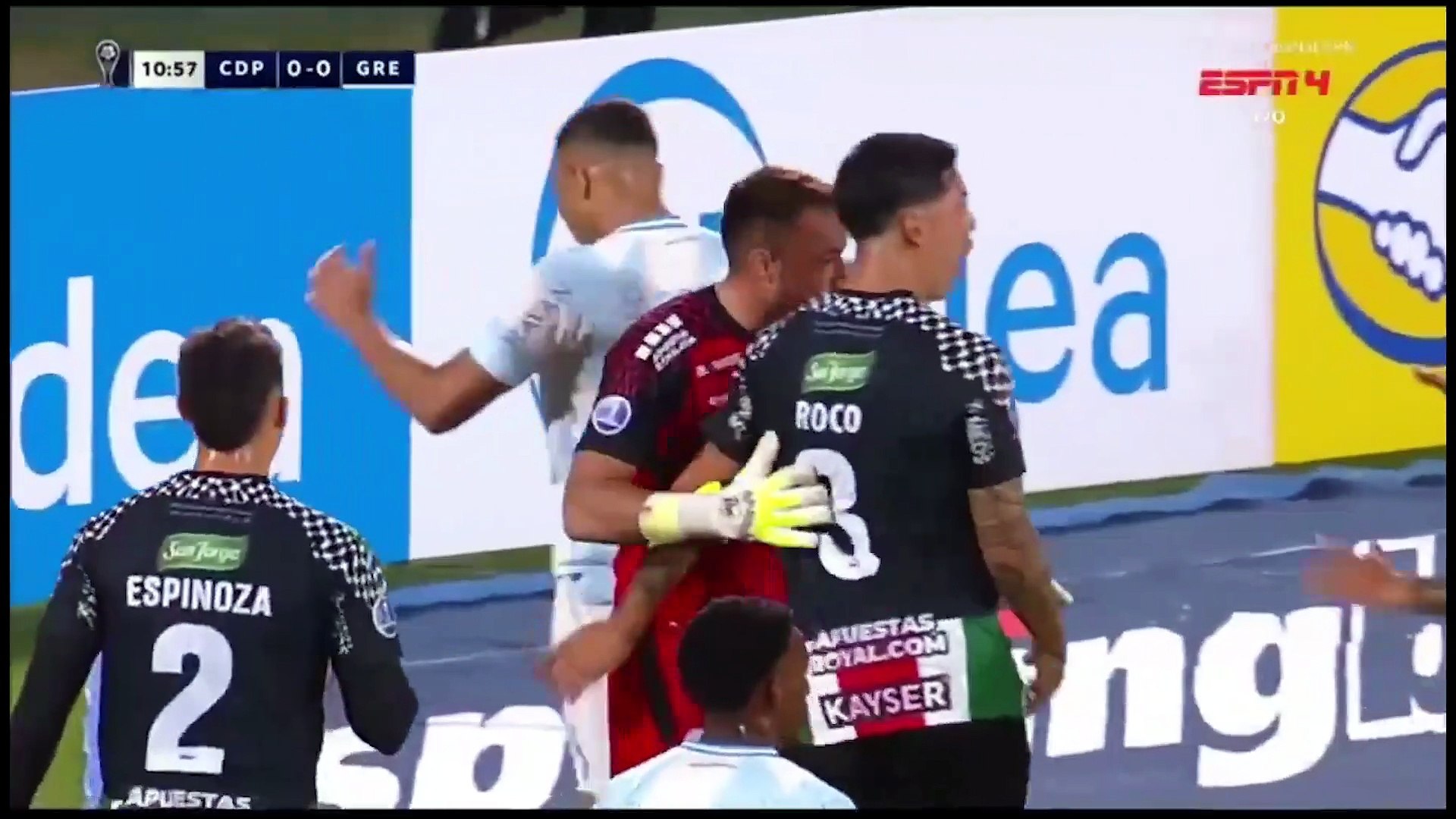 El jugador de Gremio tiró tres veces desde los once metros y las tres se encontró con el portero de Palestino