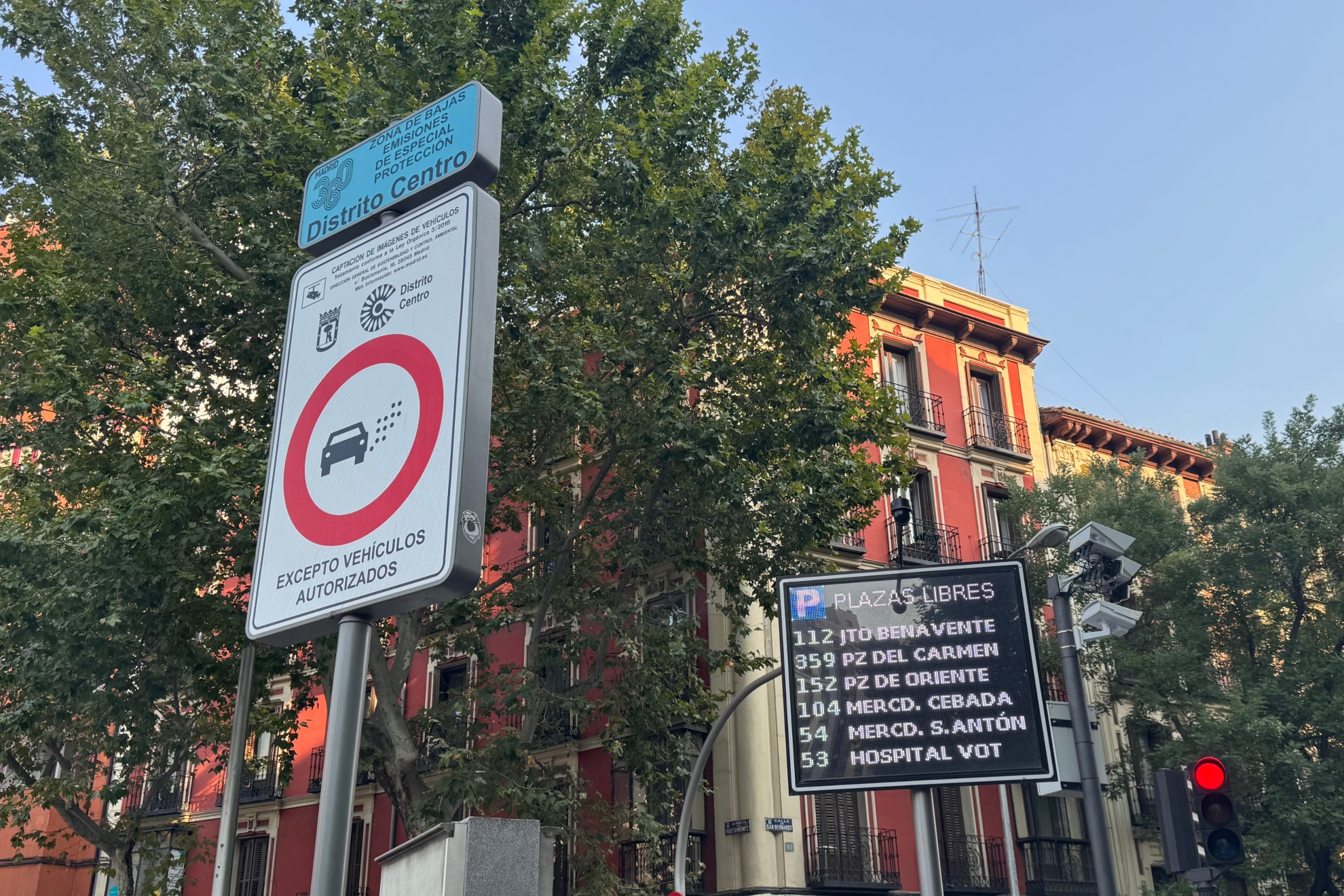 Las multas de las ZBE de Madrid, bajo sospecha.