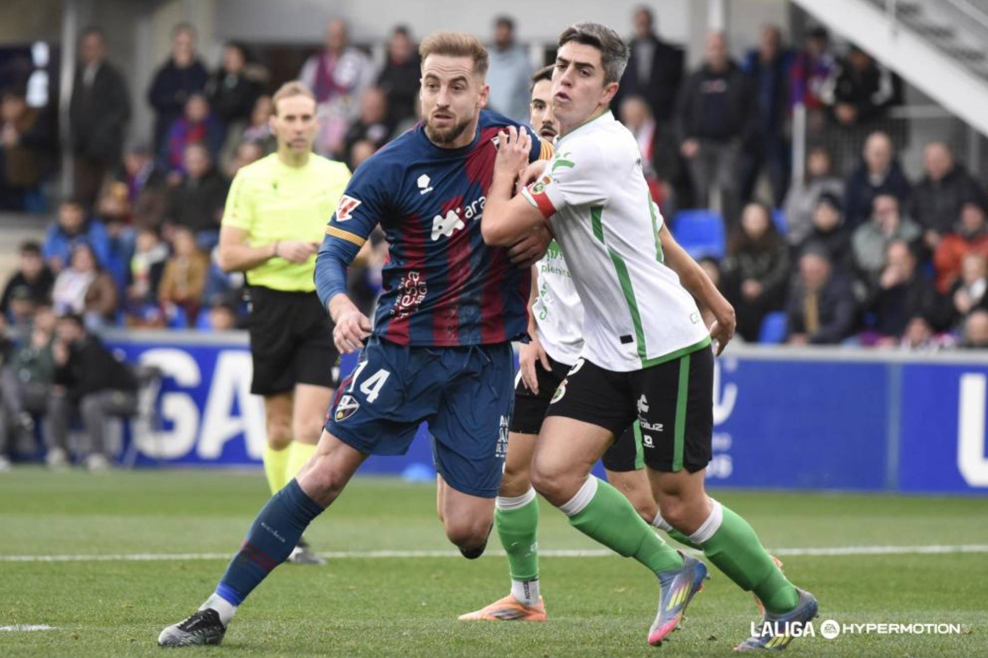 El Racing de Santander remonta al Huesca y se acerca al ascenso a Primera División — image 6