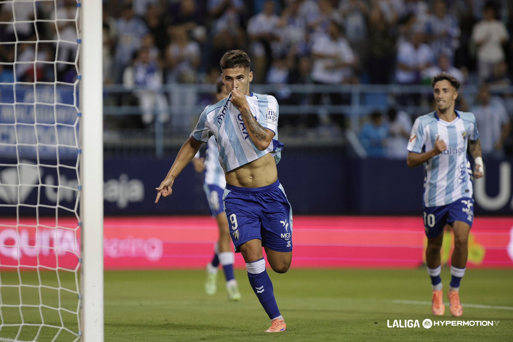 Larrubia celebra un gol.