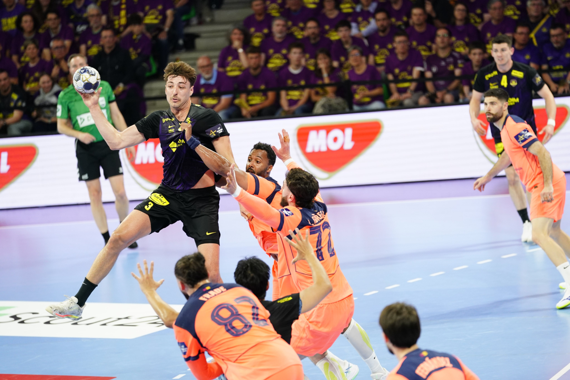 Partido entre el HBC Nantes y el Barça de la 'Champions'.