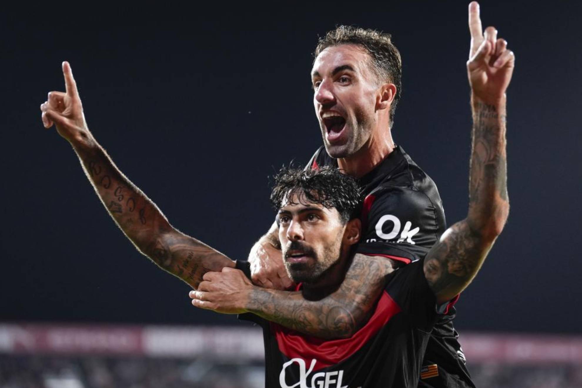 Samu Costa y Darder celebran el gol del Mallorca en Montilivi.