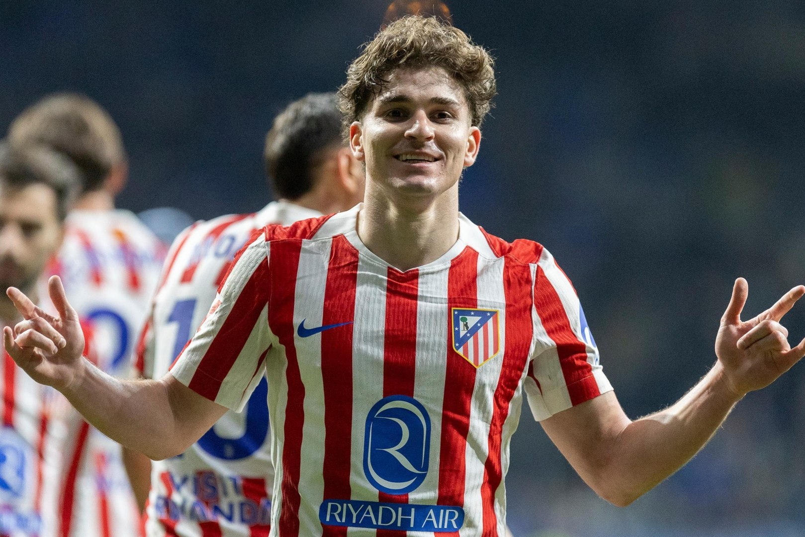 Julián Álvarez y su futuro centra la sección