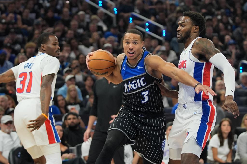 Desmond Bane tries to drive to the basket.