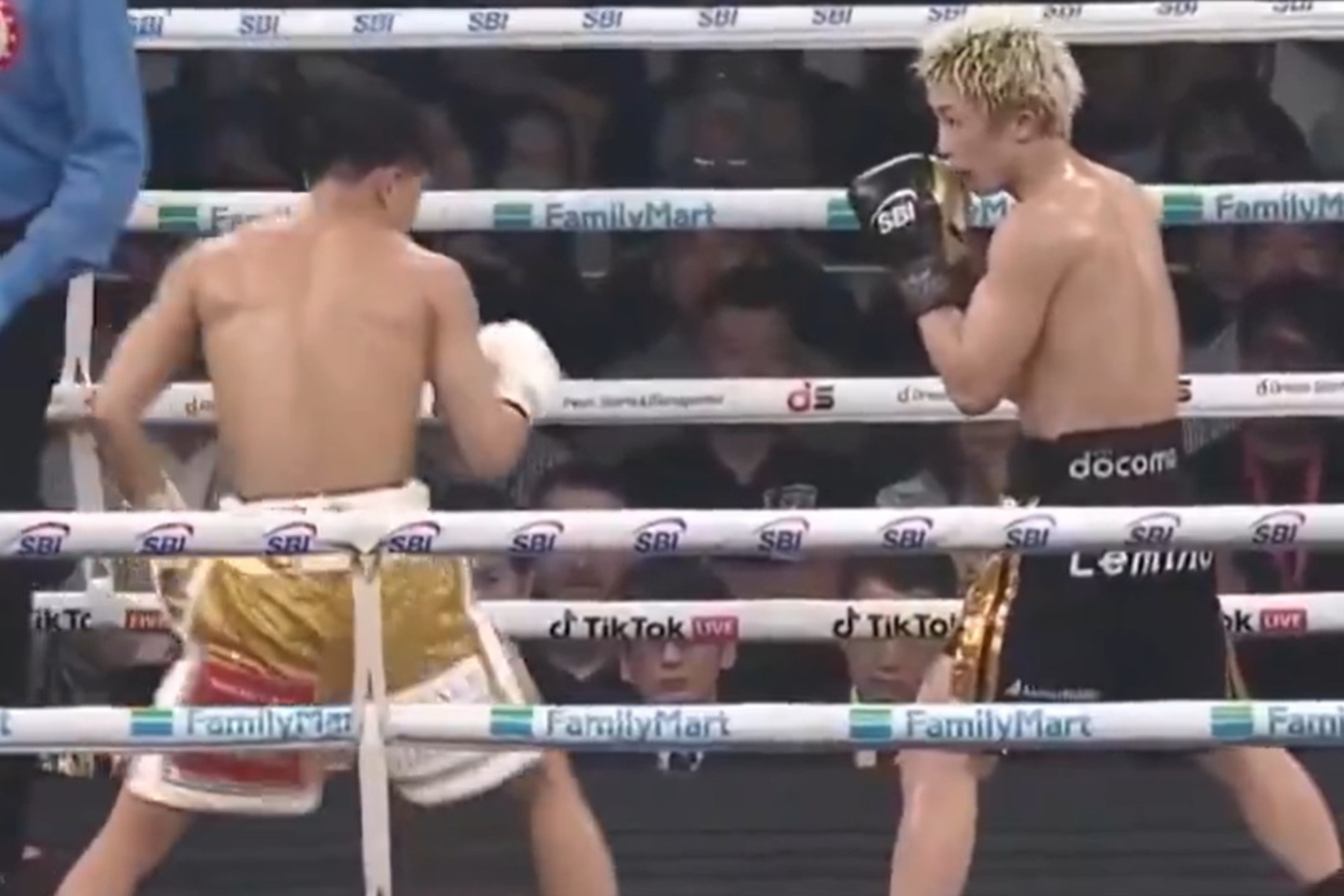 Nakatani e Inoue, en un momento del combate.