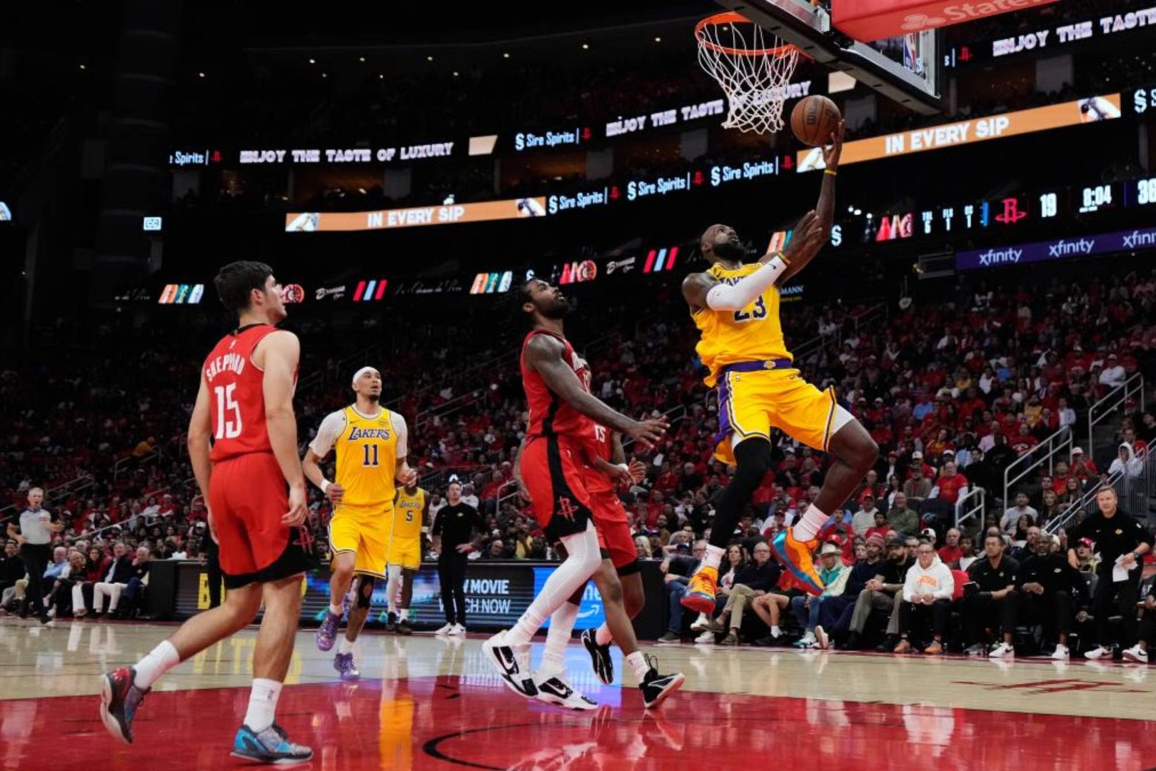 Los Lakers acceden a semifinales tras ganar a los Rockets en su pista.
