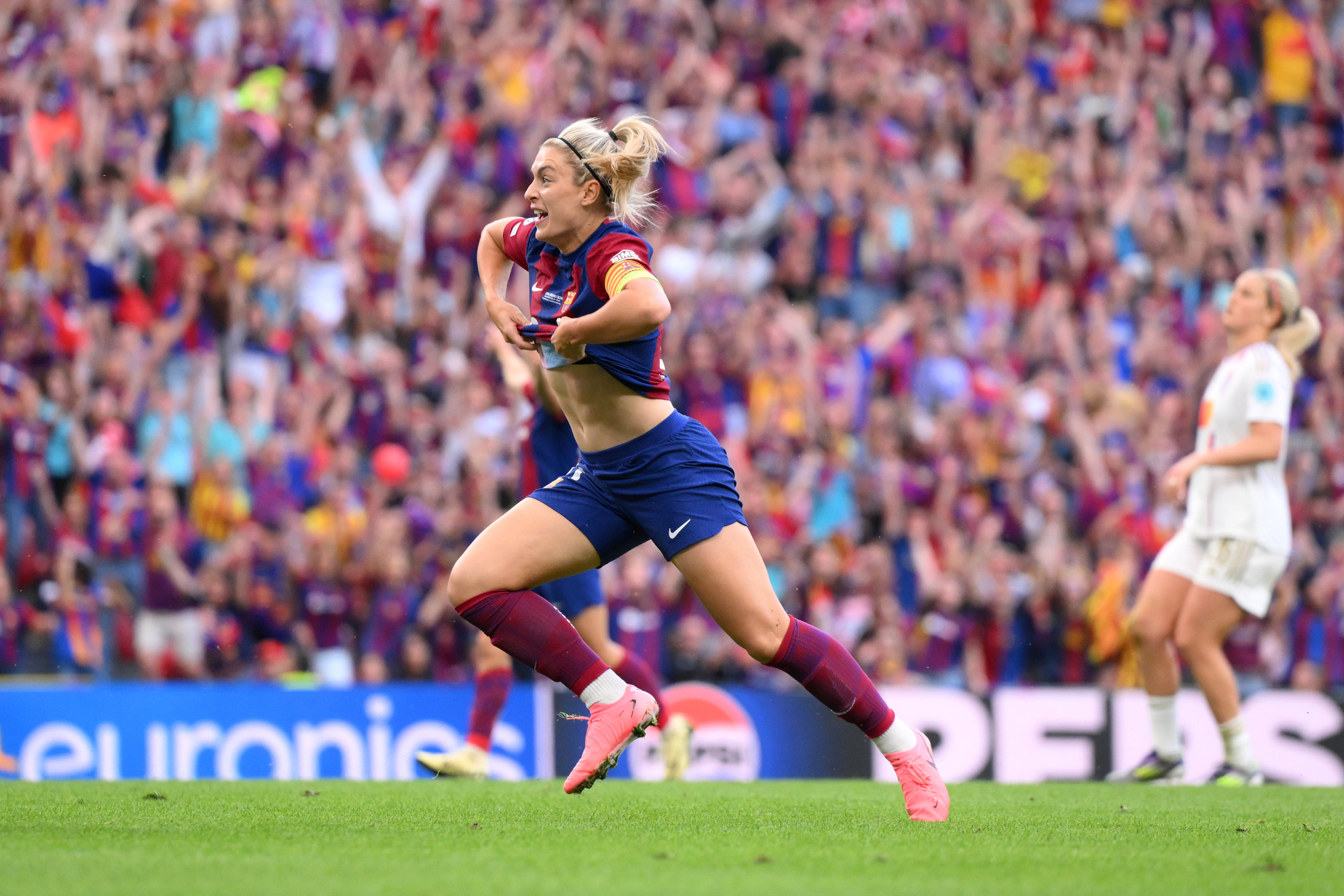 Alexia Putellas celebra un gol ante el Olympique Lyonnais en San Mamés. Getty Images