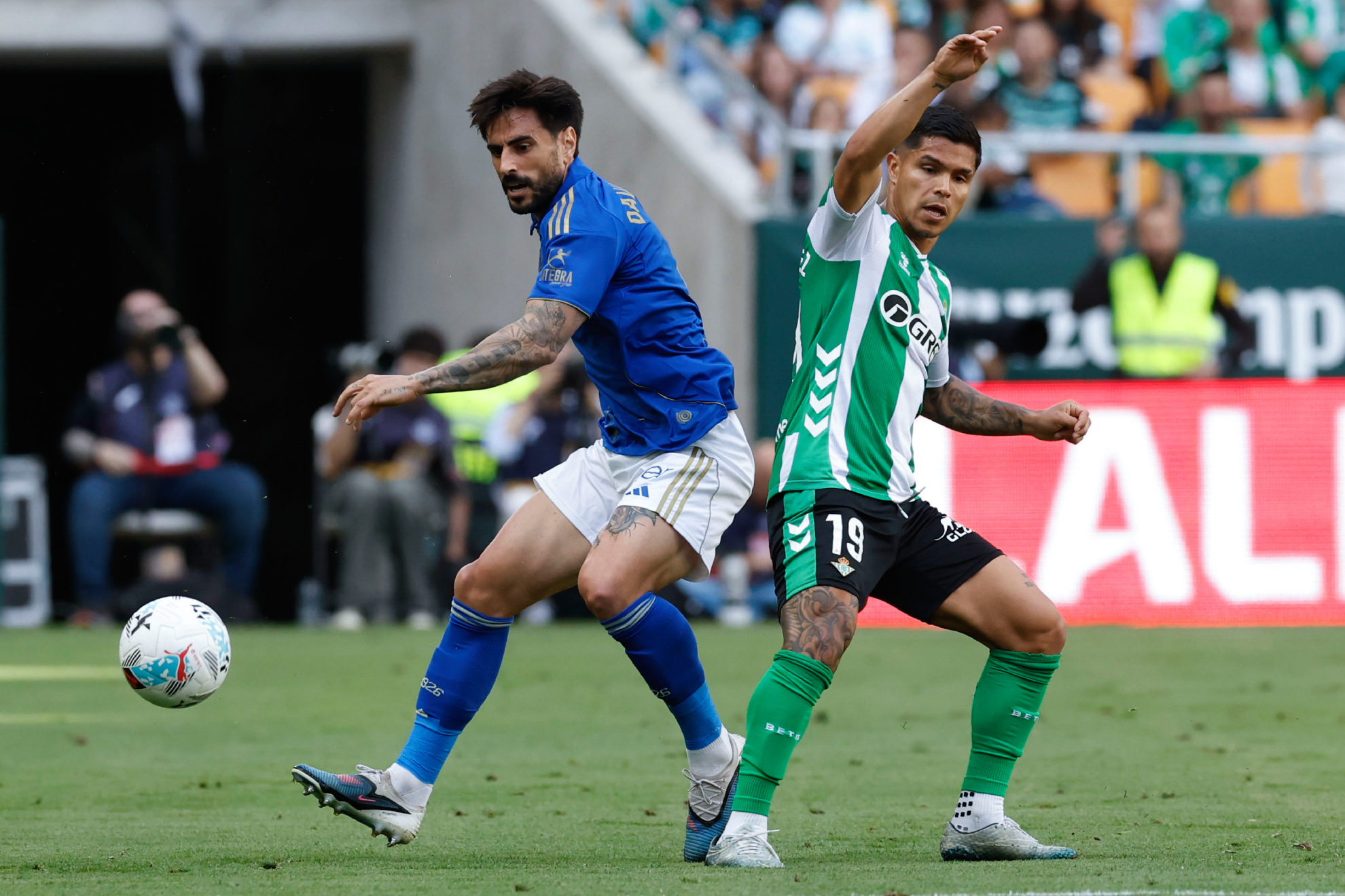 Cucho Hernández, ante el Oviedo