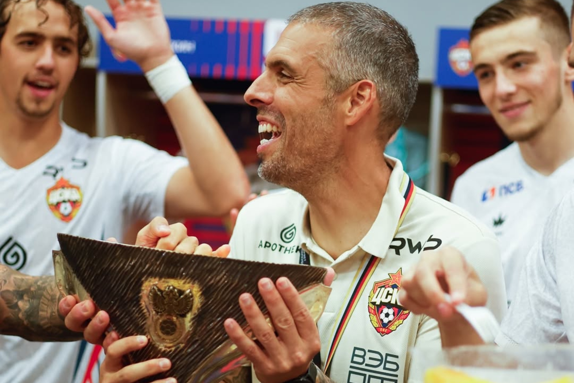 Fabio Celestini, con la Supercopa rusa ganada con el CSKA.
