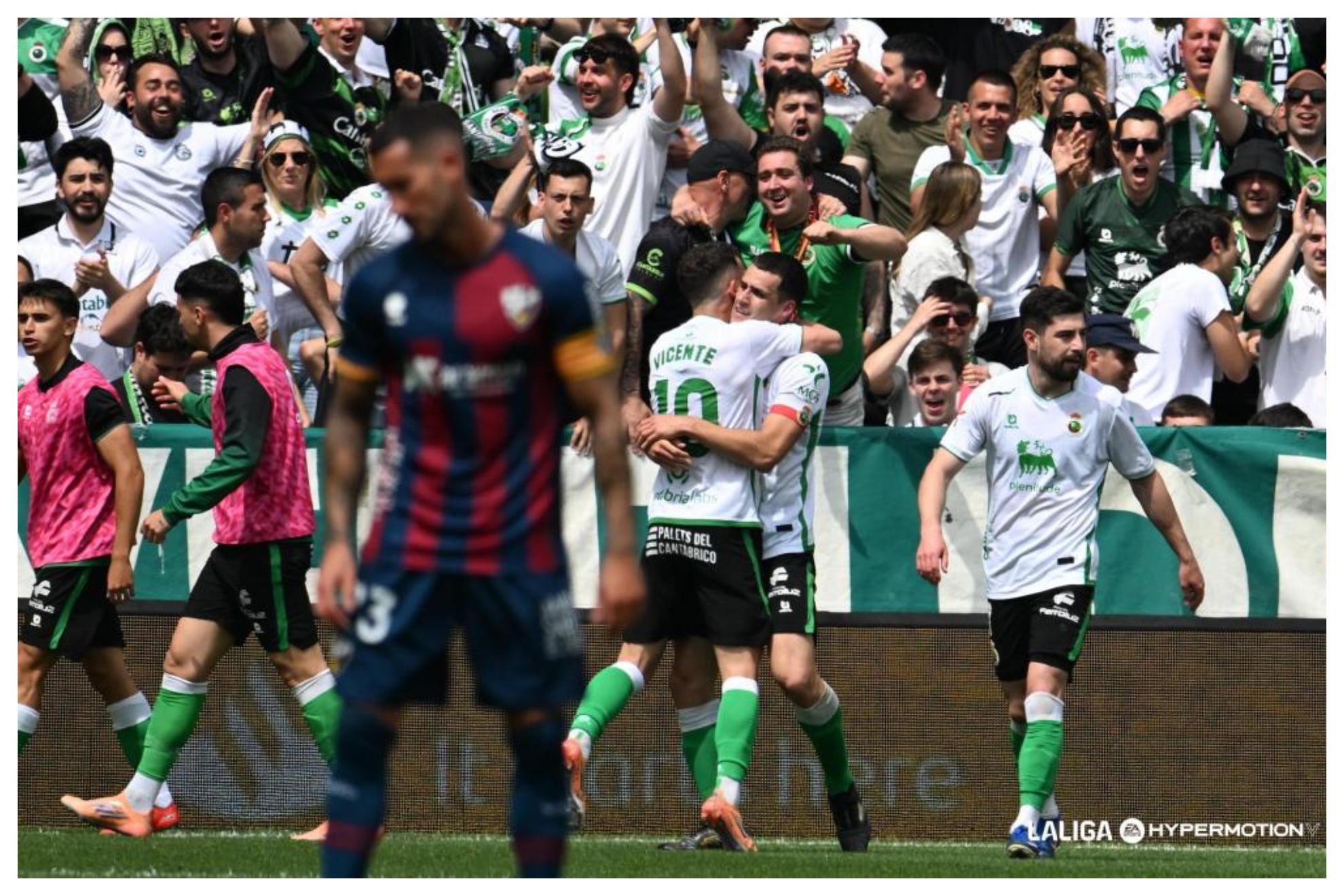 Racing de Santander remonta y se afianza como líder de LaLiga Hypermotion tras vencer 4-2 al Huesca — image 4