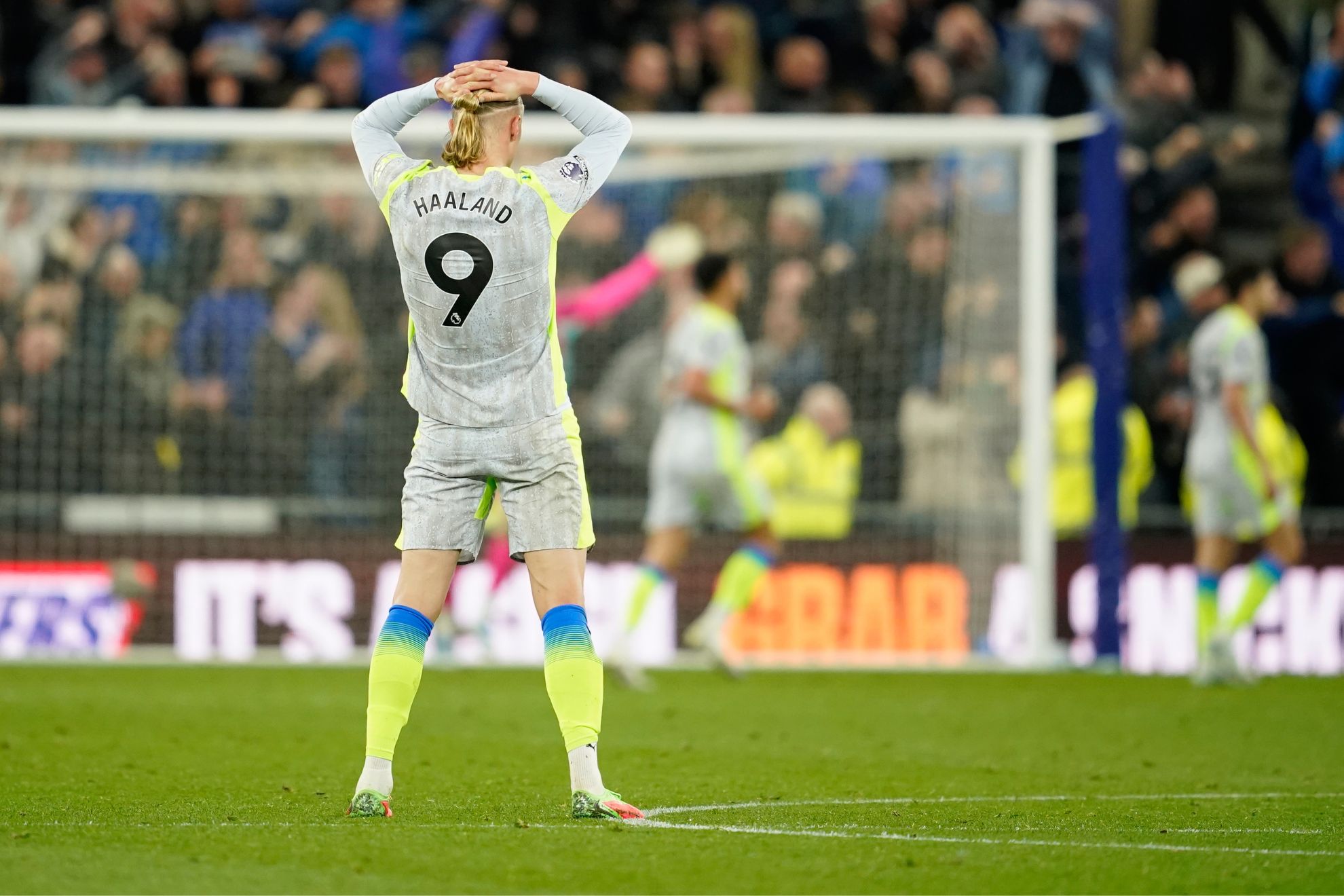 Un error de Guéhi concede el empate al Everton y devuelve al Arsenal el control de su destino en la Premier — image 1