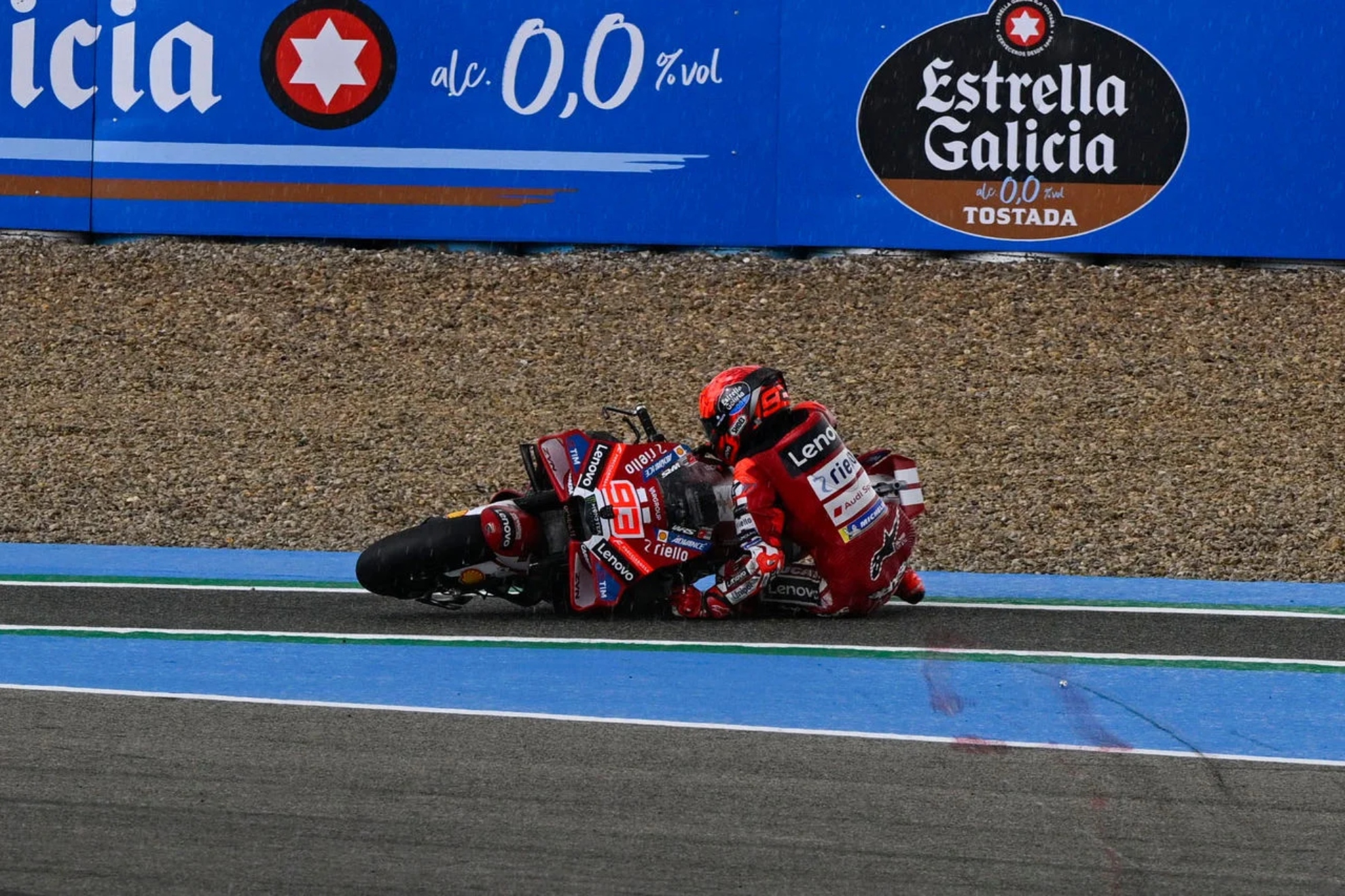 Marc Márquez, en el suelo en Jerez.