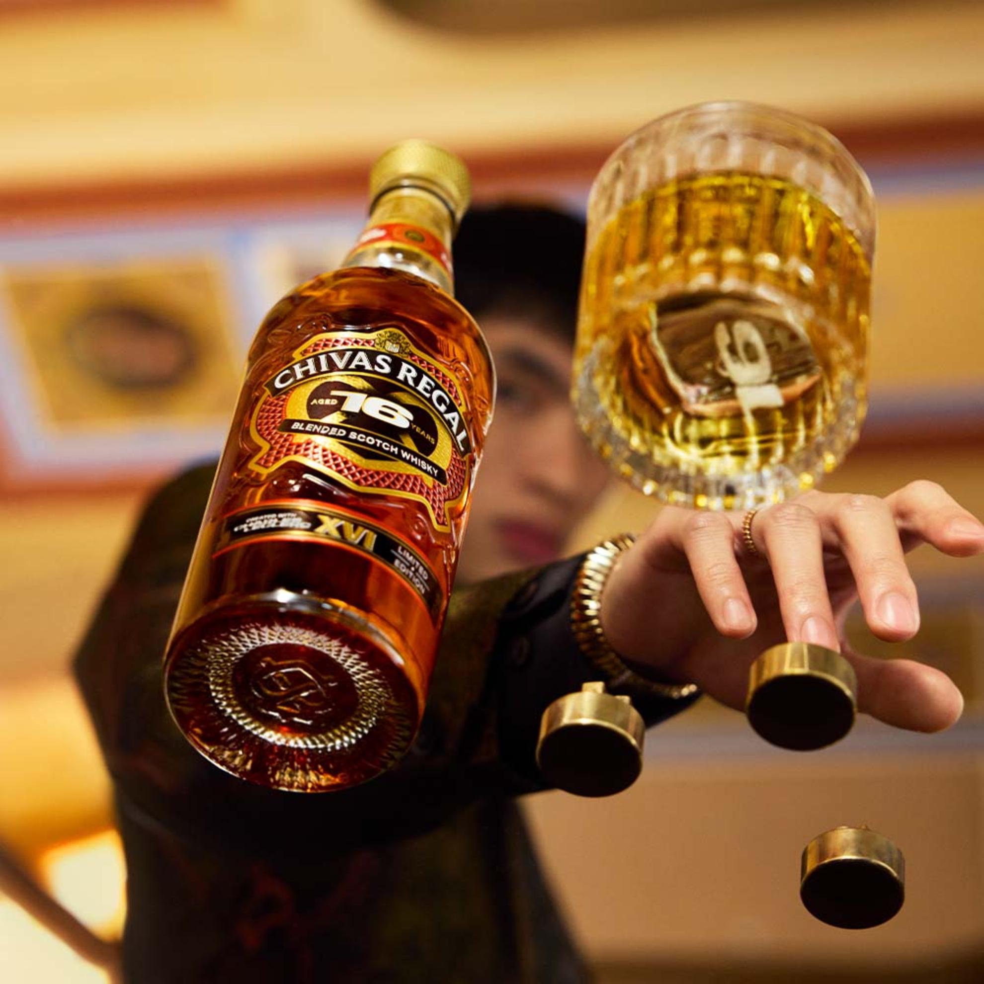 Charles Leclerc y Chivas Regal presentan su primer whisky de 16 años ...