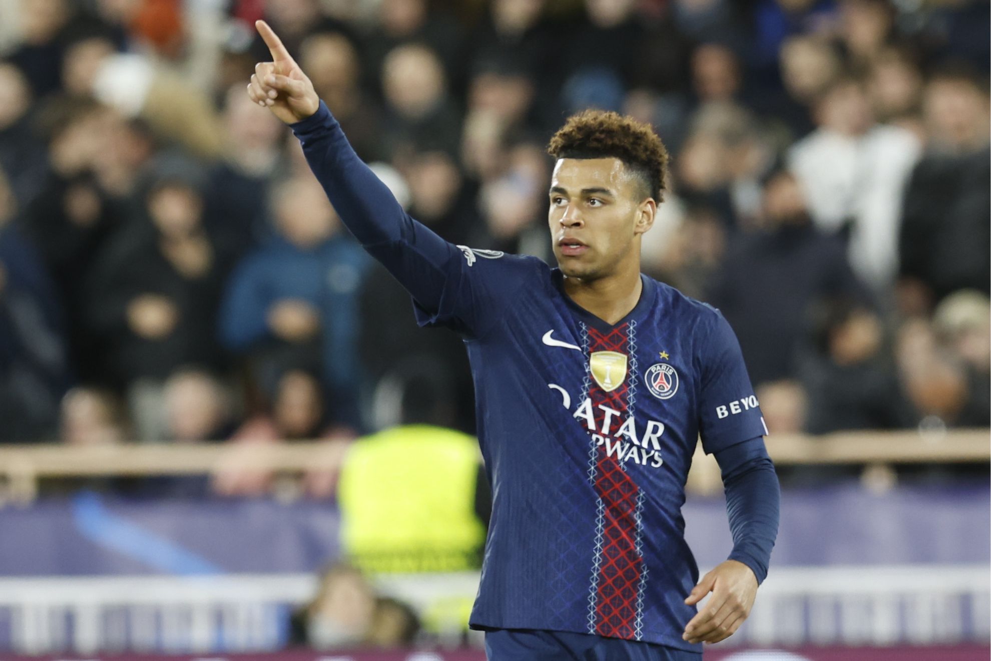 Doué celebra un gol contra el Mónaco