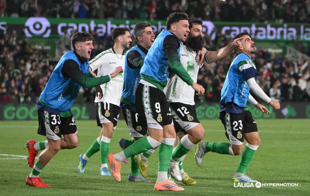 El Racing celebra su liderazgo