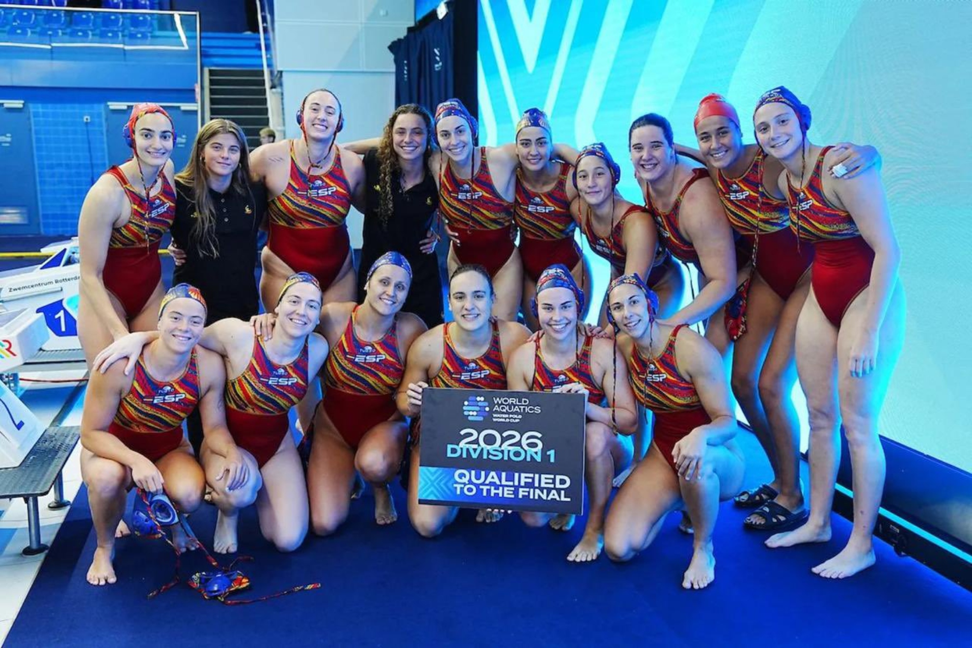 España celebra su clasificación para la Superfinal