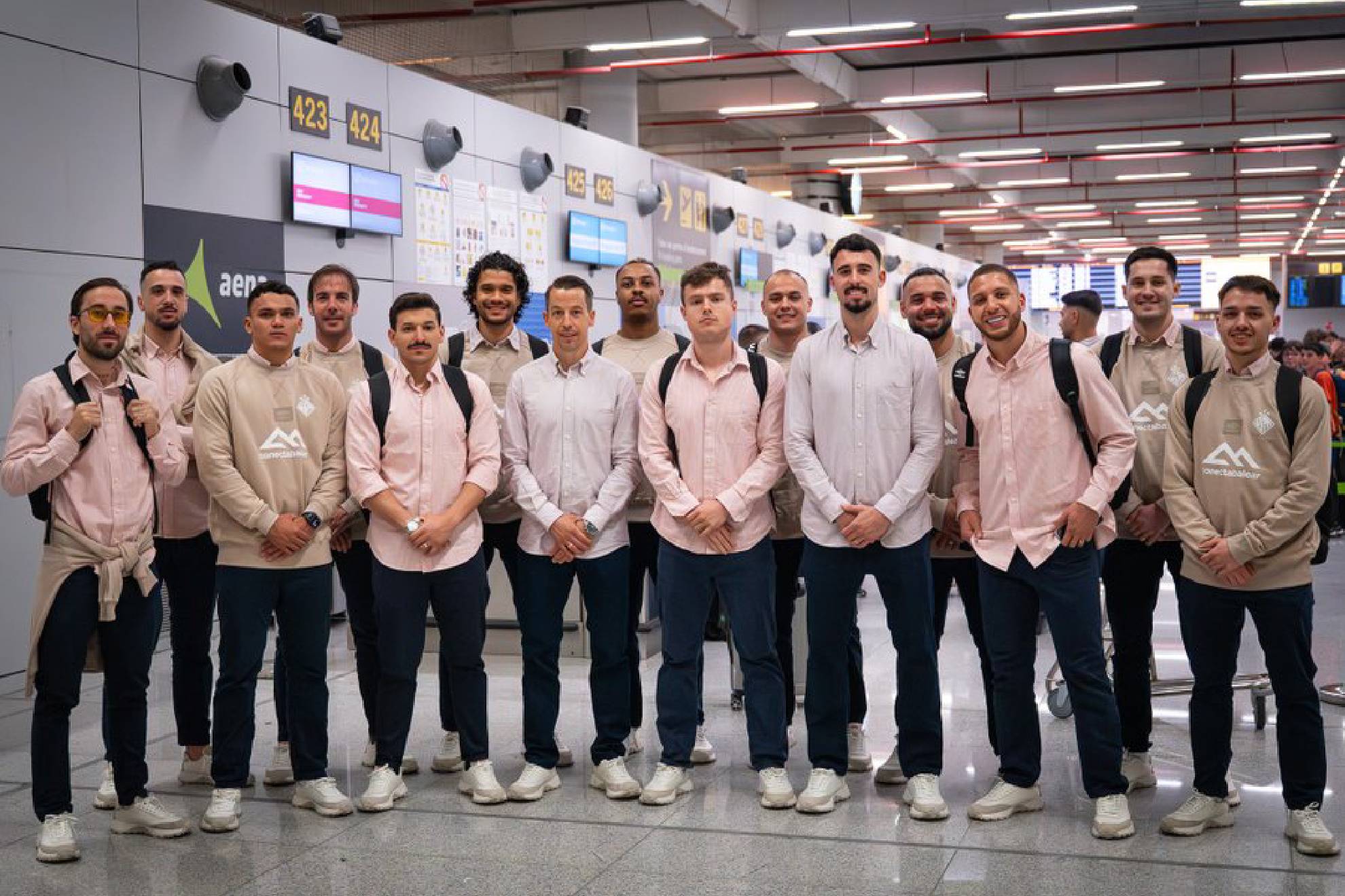 Los jugadores del Illes Balears Palma Futsal antes de coger el avión en el aeropuerto destino Pesaro